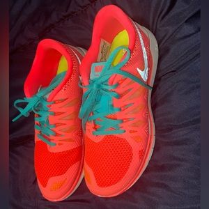 Nike 9 Neon Corral